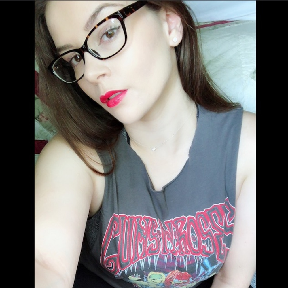 Meet your Posher, Laura